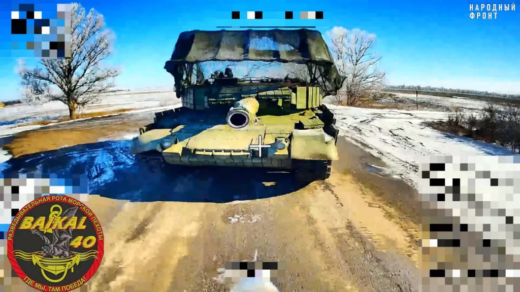 Очередная подборка работы FPV-дронов на оптоволокне по украинской технике и позициям