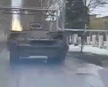 Единичный экземпляр тяжелого украинского БТР-Т засветился на видео буксировки американским БТР M113A3 аналогичного датского M113G3DK