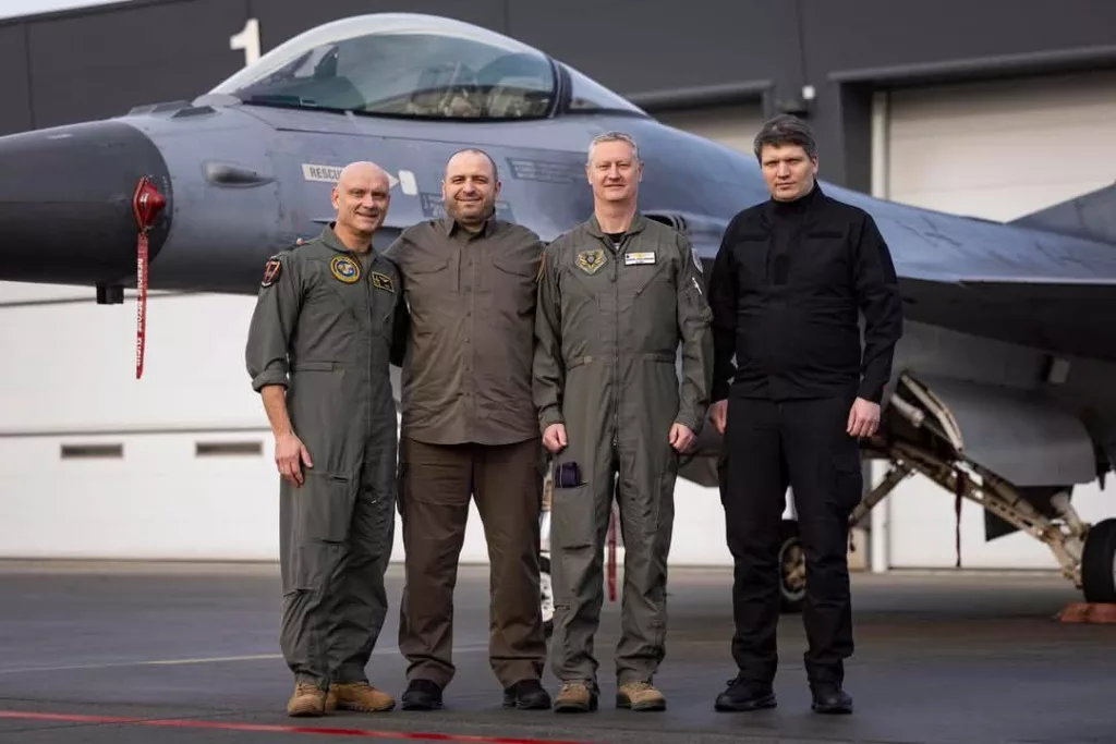 Министр обороны Нидерландов Рубен Брекельманс заявил, что ВВС Нидерландов подготовят 26 военнослужащих ВСУ в качестве старших механиков истребителей F-16