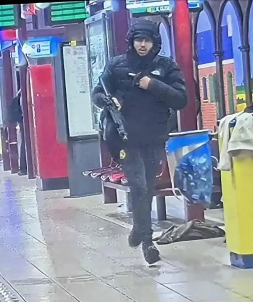 Двое мужчин открыли огонь на ж/д вокзале в Брюсселе: они были вооружены автоматами Калашникова