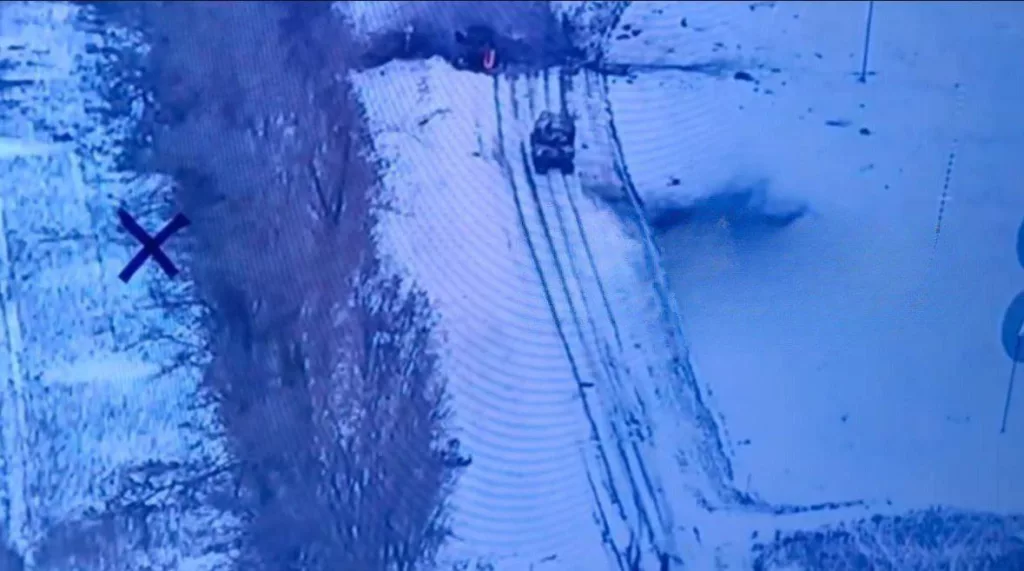 Отражение атаки ВСУ в Курской области. Противник уже потерял несколько единиц техники. На данный момент бои продолжаются