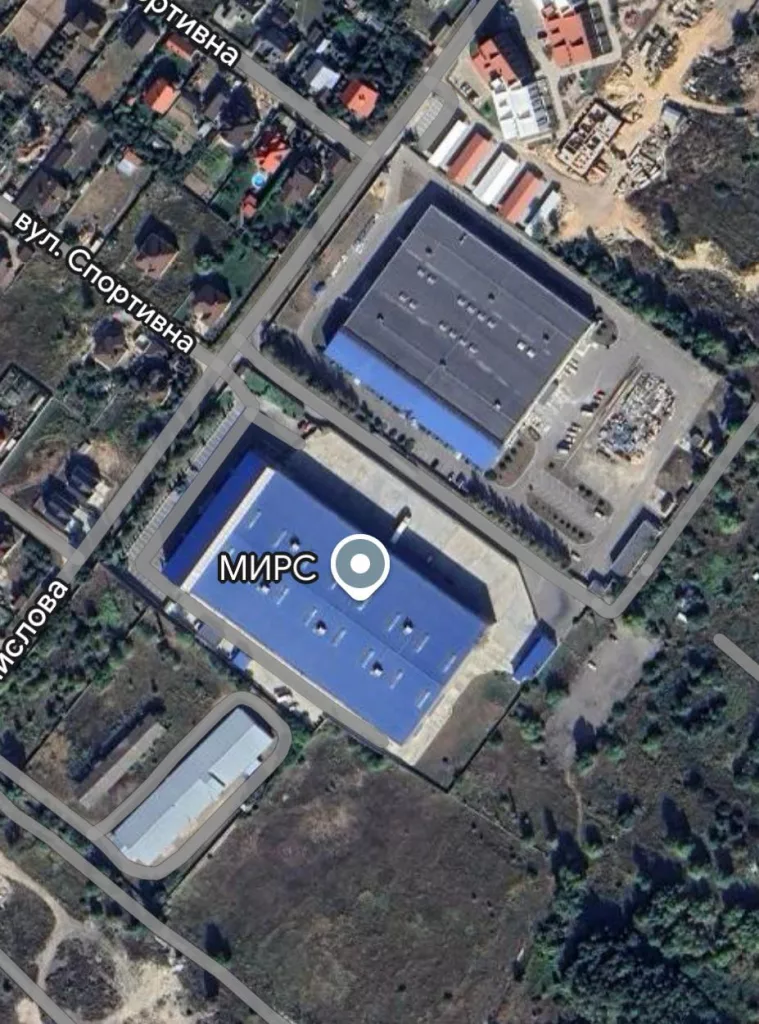 Спутниковые снимки до и после вчерашнего ракетного удара ВС РФ по производственным зданиям, занимающихся производством FPV-дронов и другой оборонной продукции в Киеве