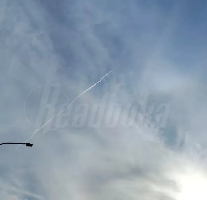 «Еб**ло так, что аж стекла затряслись»: ростовчане сообщают о взрывах в небе