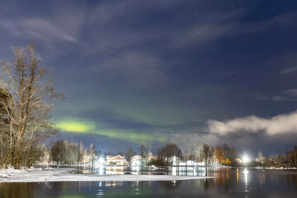 Сегодня ночью в небе над Россией заметили невероятное северное сияние
