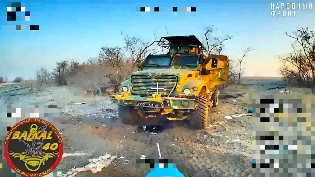 Очередная подборка работы FPV-дронов на оптоволокне по украинской технике и позициям