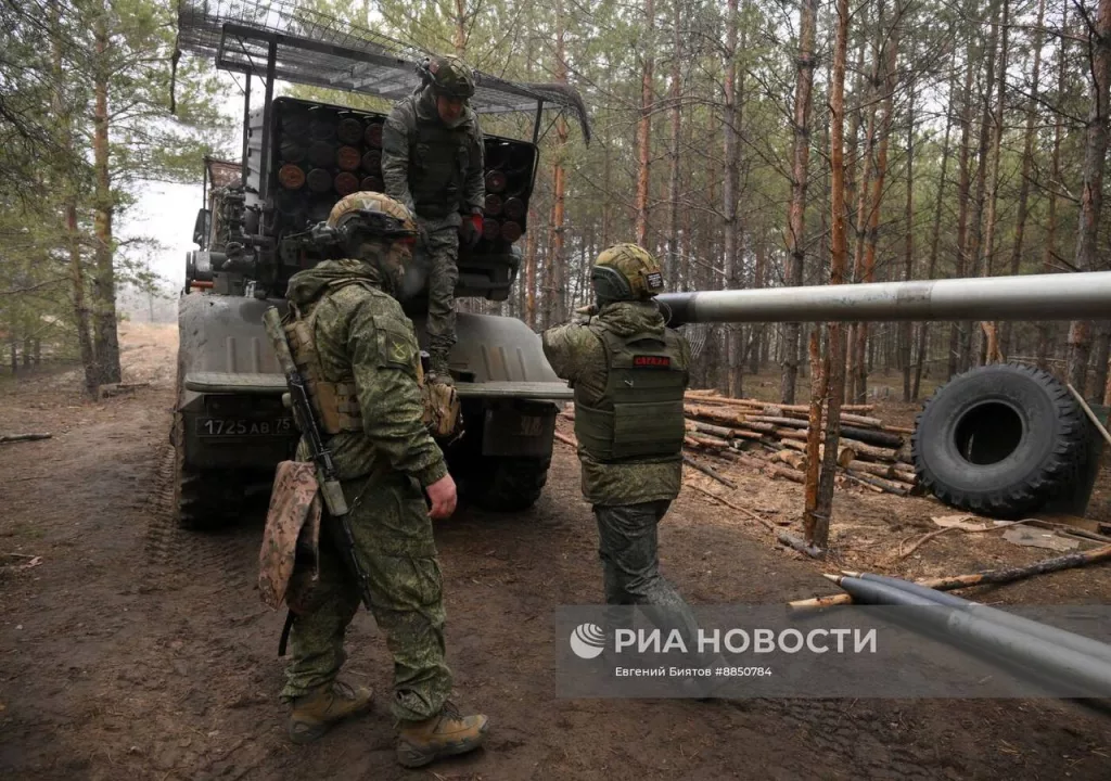 Боевая работа расчёта РСЗО 9К51 «Град» 25-й общевойсковой армии группировки войск «Запад» в Серебрянском лесничестве на Краснолиманском направлении