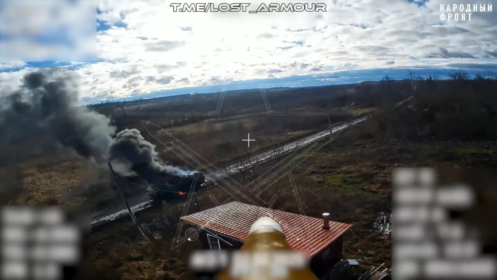 Добивание украинской БМП-1 ударом FPV-дрона на оптоволокне, Курская область