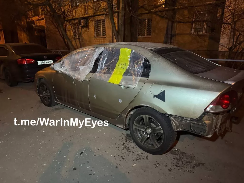 Последствия ночной вражеской атаки БПЛА самолетного типа по Шахтерской площади в Киевском районе Донецка