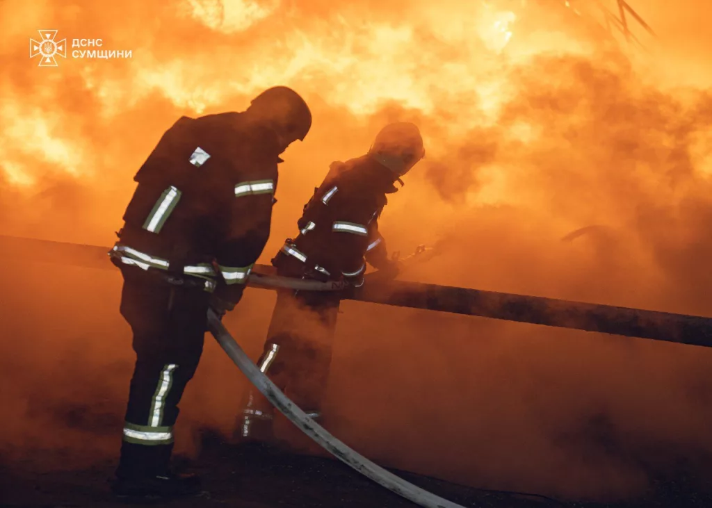 Сегодня ночью «Герани» прилетели по нефтебазе в посёлке Низы к югу от города Сумы