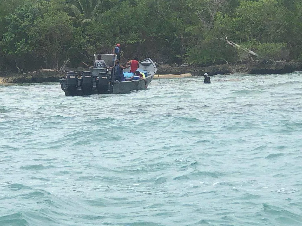 Лодка с 19 мигрантами из Венесуэлы и Колумбии затонула у берегов Панамы
