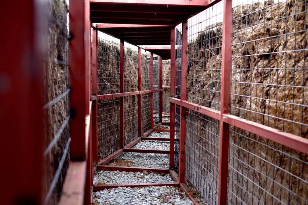 Украинская группировка усиливает линию обороны перед промзоной шахтоуправления "Покровское"