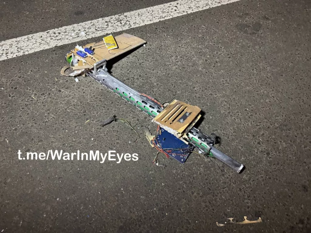 Последствия ночной вражеской атаки БПЛА самолетного типа по Шахтерской площади в Киевском районе Донецка