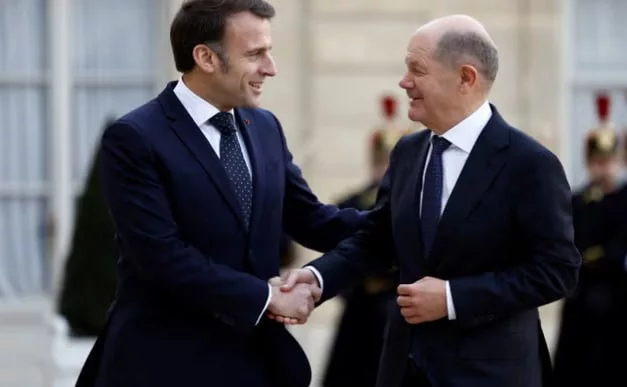 На саммит, инициированный Макроном во Франции, прибыли премьеры Великобритании, Дании, Испании, Польши и Италии, канцлер Германии, генсек НАТО и президент Еврокомиссии