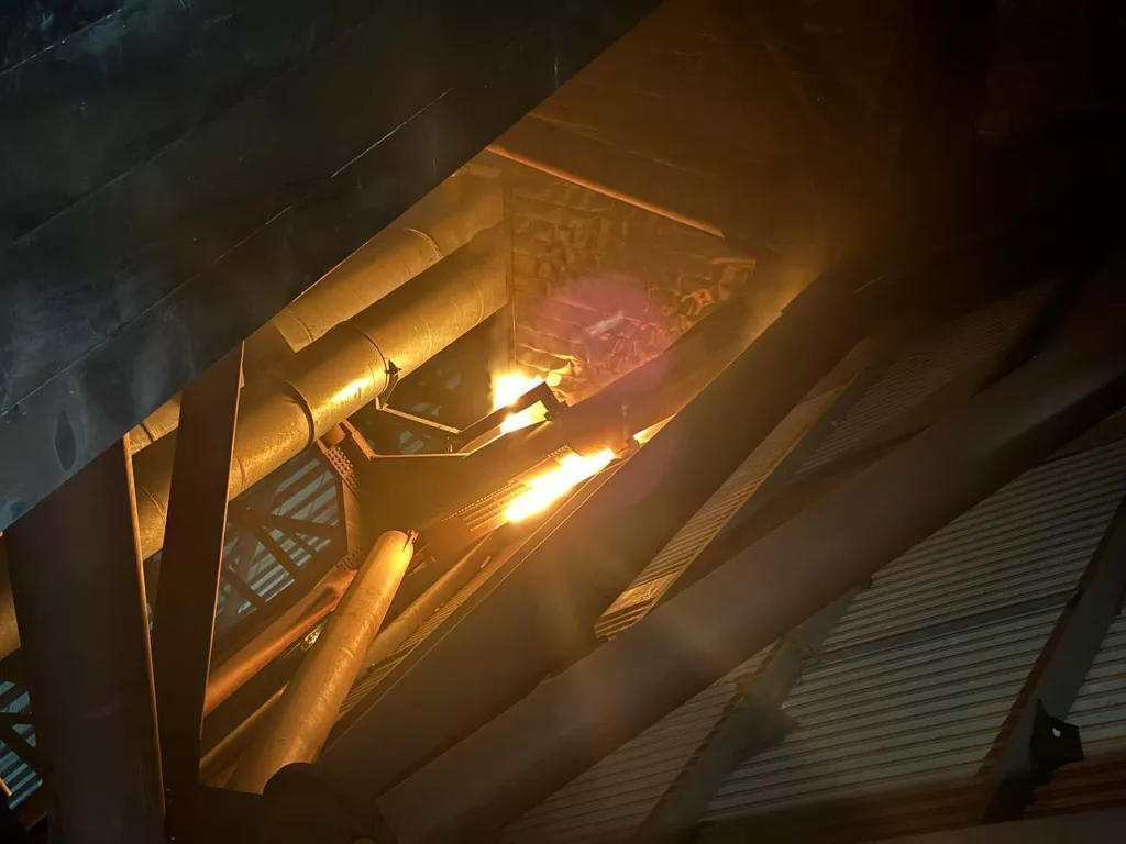 Ночью беспилотник ударил по саркофагу разрушенного энергоблока Чернобыльской АЭС