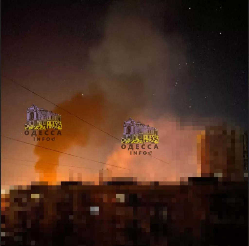 Дроны "Герань-2" прилетели по подстанции в Одессе. На месте пожар. В городе перебои с электричеством