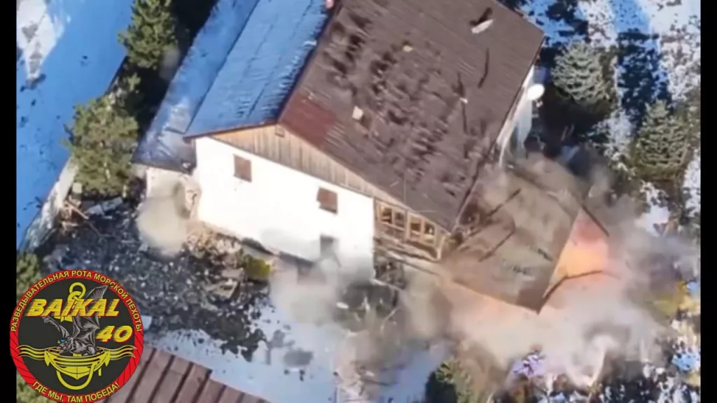 Очередная подборка работы FPV-дронов на оптоволокне по украинской технике и позициям