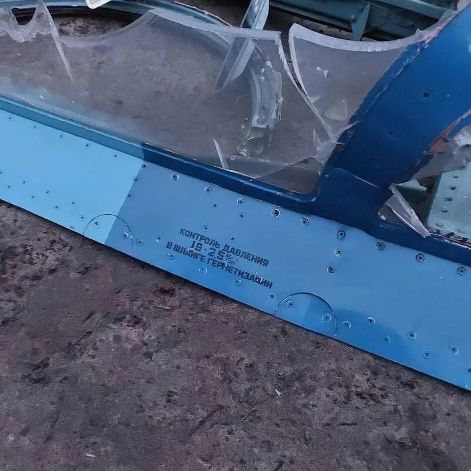 Сбитый над Киевом истребитель Су-27 831–ой бригады тактической авиации ВВСУ огнём Украинской ПВО. Февраль 2022 года