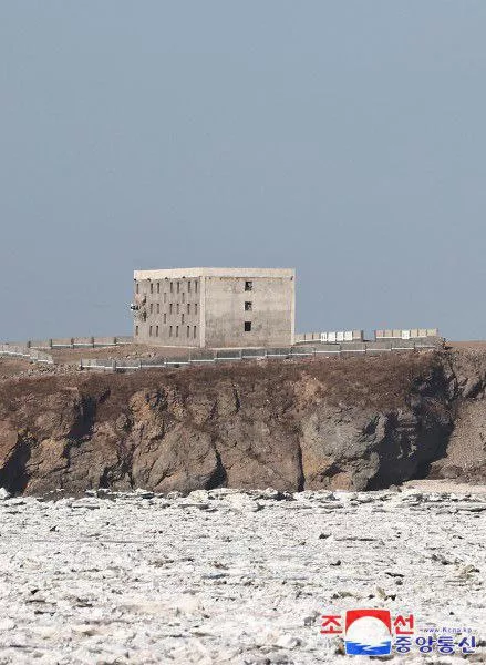 Как сообщили сегодня СМИ КНДР, 26 февраля в западной части страны проводились учения с пусками крылатых ракет средней дальности