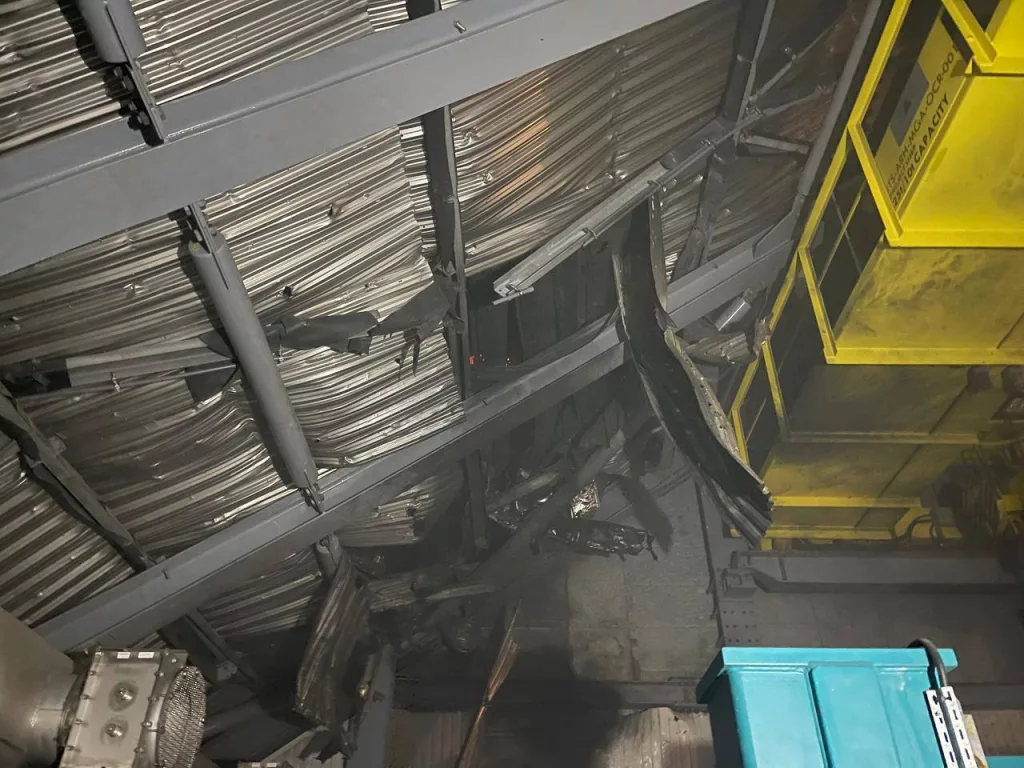 Ночью беспилотник ударил по саркофагу разрушенного энергоблока Чернобыльской АЭС