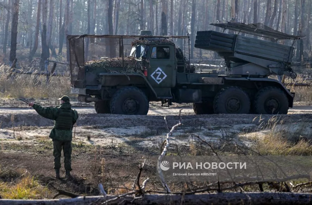 Боевая работа расчёта РСЗО 9К51 «Град» 25-й общевойсковой армии группировки войск «Запад» в Серебрянском лесничестве на Краснолиманском направлении