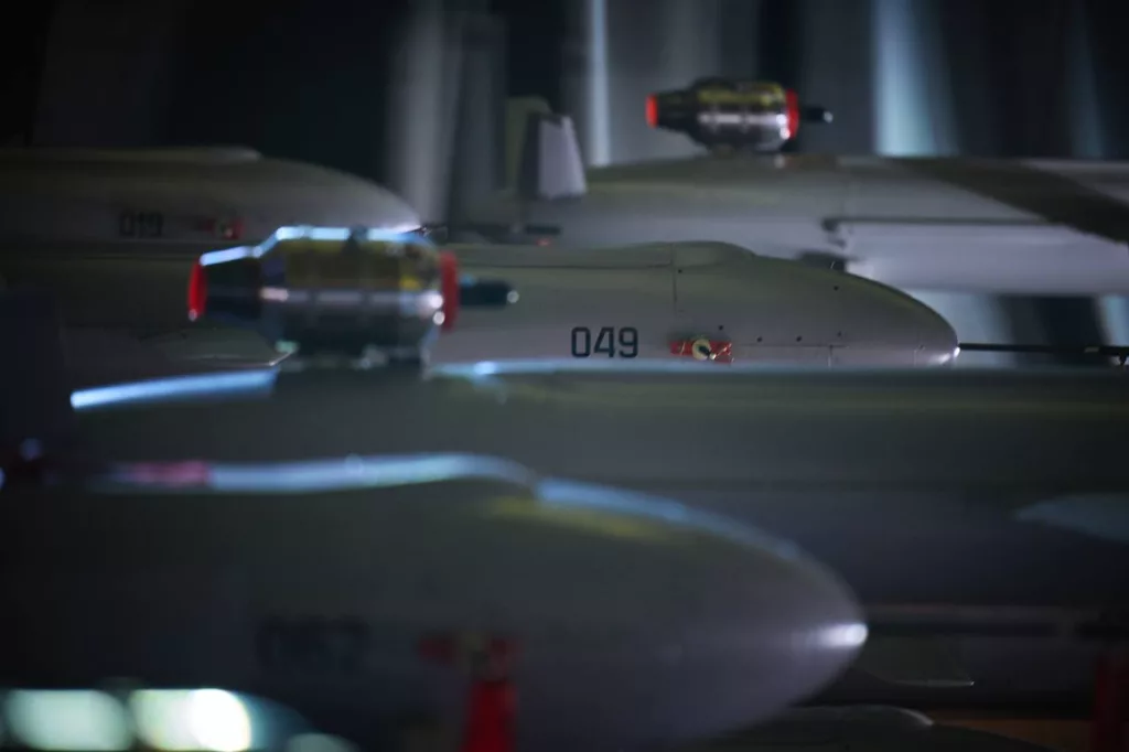 Кадры расположенных на территории Украины сборочных линий различных типов БПЛА, БЭК и сопутствующего оборудования к ним