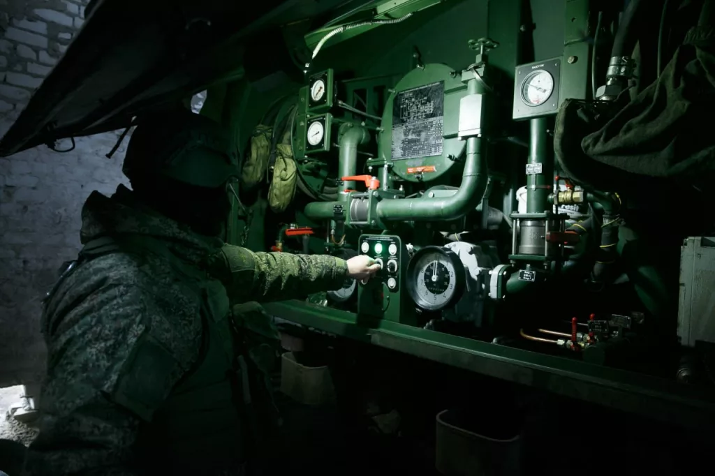 Полный бак: как заправляют военную технику в боевых условиях