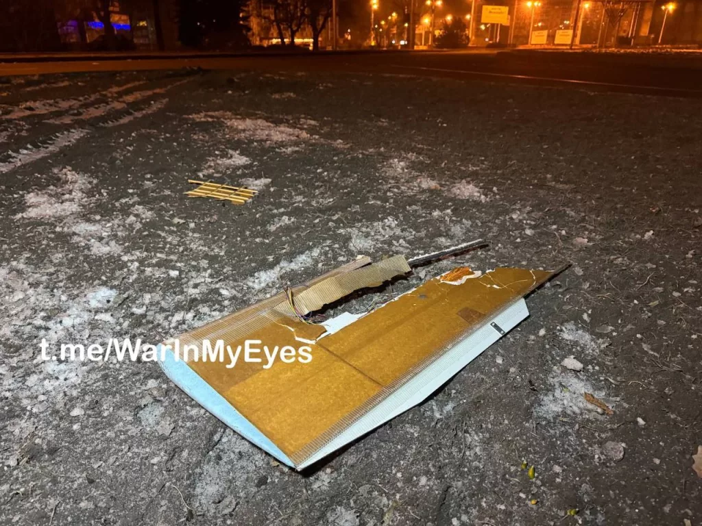 Последствия ночной вражеской атаки БПЛА самолетного типа по Шахтерской площади в Киевском районе Донецка