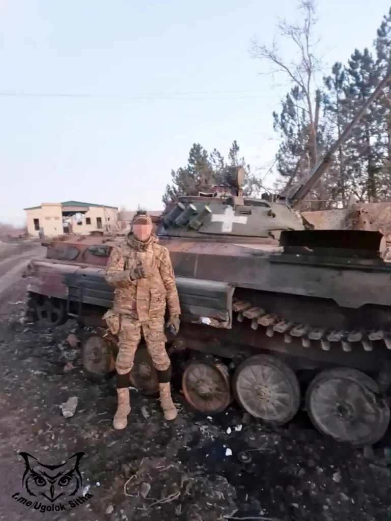 Уничтоженная украинская БМП-2 в н.п. Новотроицкое (Донецкая область, РФ)