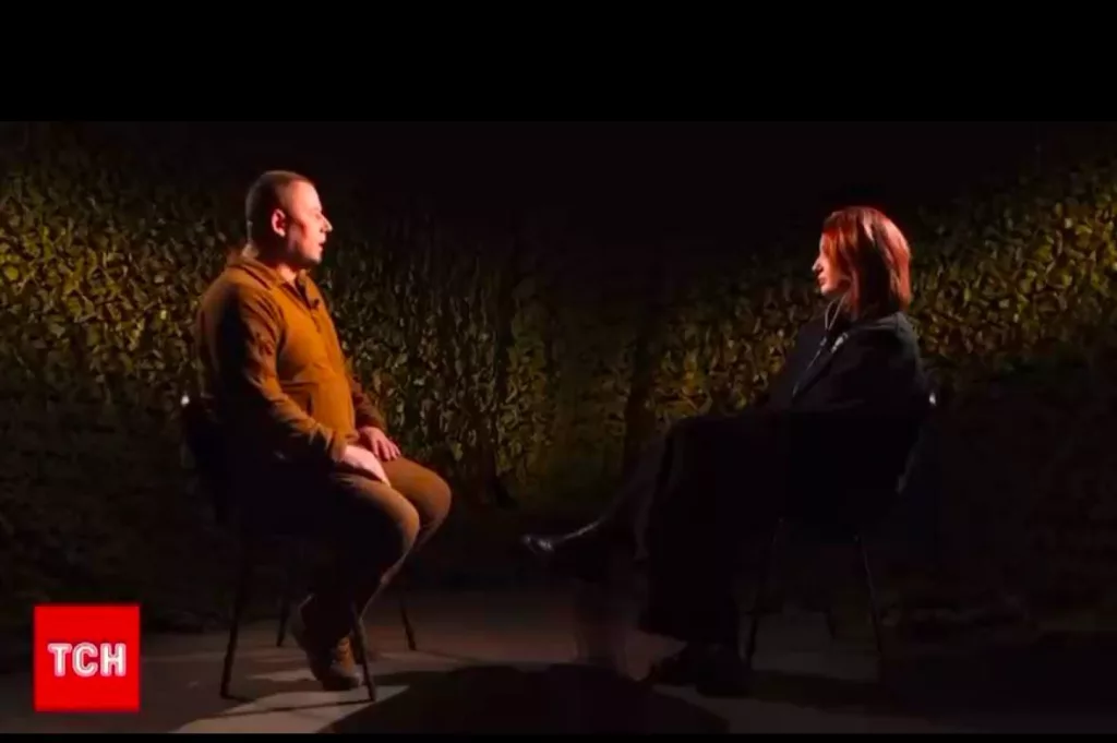 По явно завышенной оценке, на Украине имеется 800 тыс. 18-25-летних молодых людей, которые могут присоединиться через контракт в ВСУ. Об этом сообщил заместитель руководителя Офиса президента Палиса