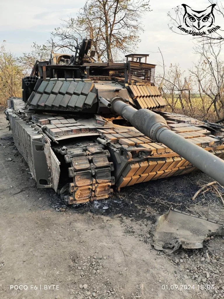 Хорошие архивные фото уничтоженного американского танка M1A1SA Abrams под Желанным, в Донецкой области, в конце прошлого года