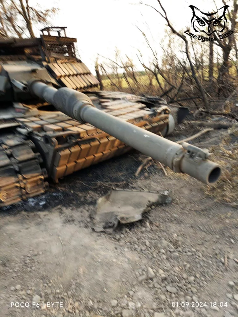 Хорошие архивные фото уничтоженного американского танка M1A1SA Abrams под Желанным, в Донецкой области, в конце прошлого года