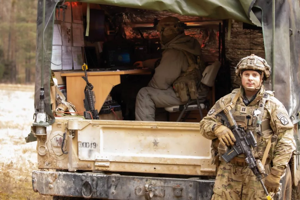 Дополнительные кадры с продолжающихся учений «Combined Resolve 25-01» в немецком Хоэнфельсе, участие в которых принимают военнослужащие 3-й пехотной бригады 10-й горной дивизии армии США