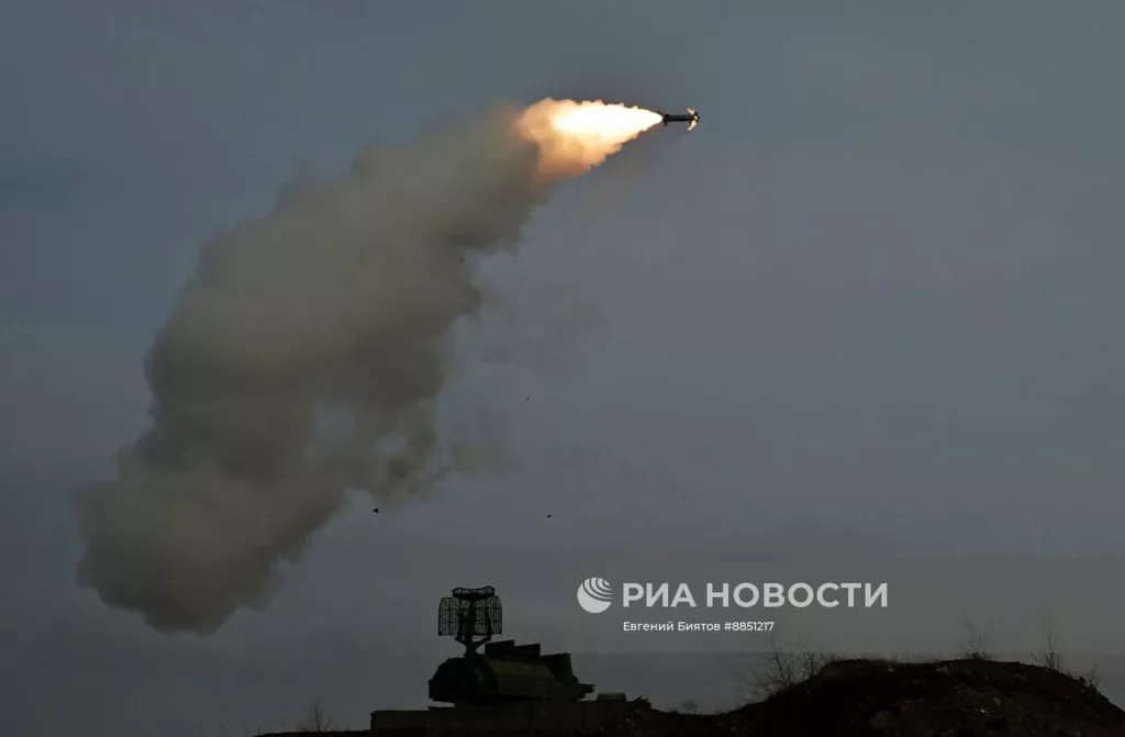 Боевая работа расчёта ЗРК 9К331 «Тор-М1» Центрального военного округа ВС РФ на Покровском (Красноармейском) направлении