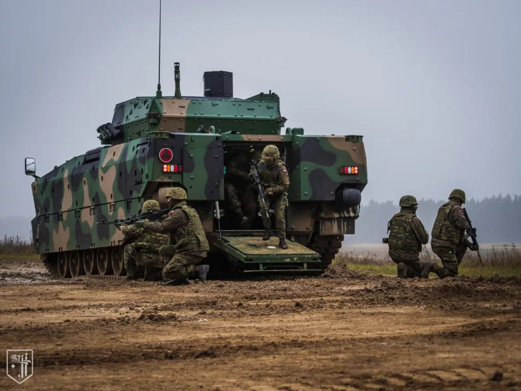 Польша близка к приобретению 1400 БМП Borsuk и машин на их базе — Defense 24