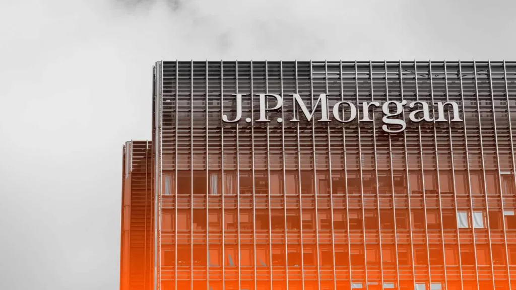 Банкстеры JPMorgan захватили $2 млрд из России, пишет WSJ