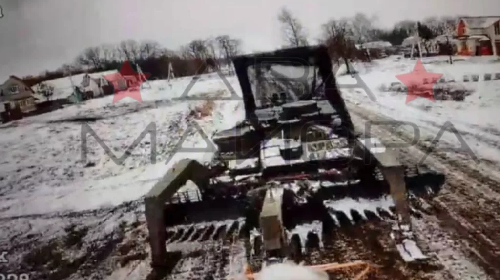 Наши уничтожили M1150 Assault Breacher Vehicle (ABV) — американская бронированная машина разминирования на баз танка M1 Abrams, оснащённая минным плугом и удлинёнными зарядами