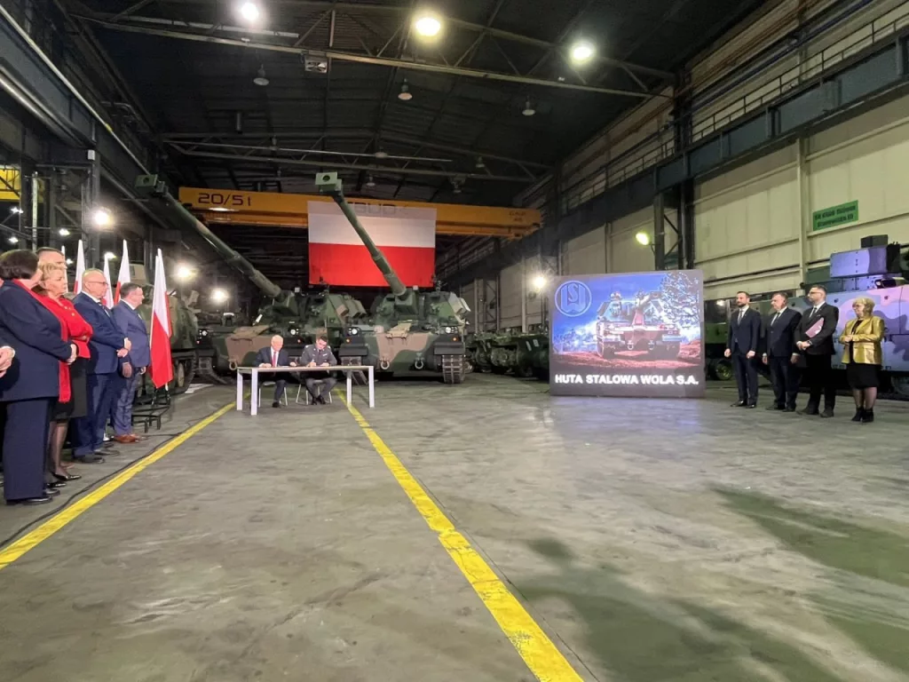 Польские СМИ сообщают, что в 2024 году завод Huta Stalowa Wola (г. Сталёва-Воля) изготовил и поставил 140 боевых машин для польской армии и вооруженных сил Украины