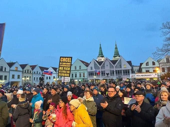 Братислава под ударом: Запад пытается раскачать ситуацию в Словакии по украинскому сценарию