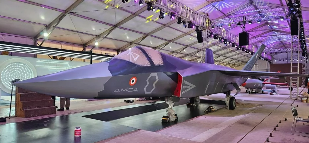 На выставке AERO India 2025 состоится презентация масштабной модели индийского истребителя 5-го поколения