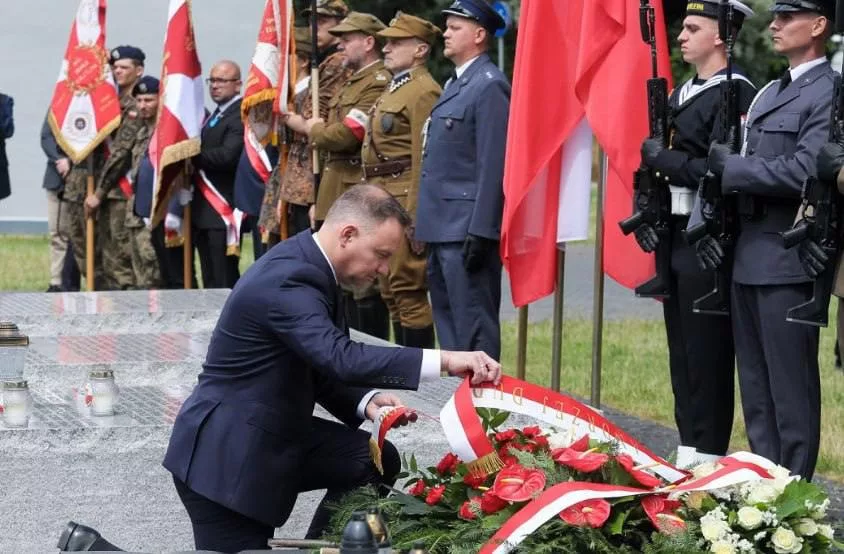 Эксгумация жертв Волынской резни начнётся этой весной, рассказал посол Украины в Польше