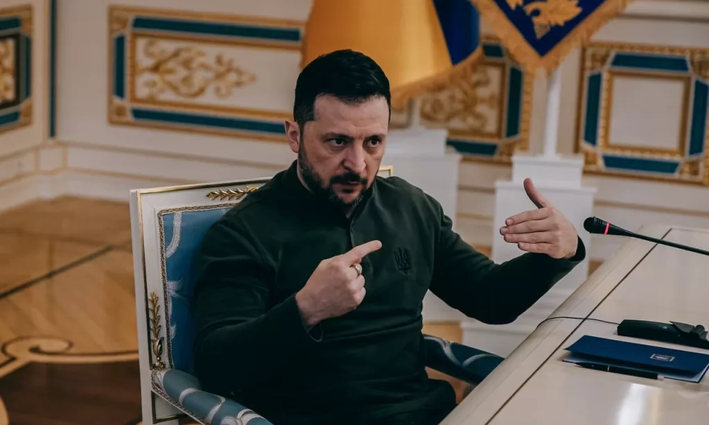 Владимир Зеленский в интервью The Guardian заявил, что предложит России прямой обмен территориями, отказавшись от земель, которые Киев удерживает в Курской области России