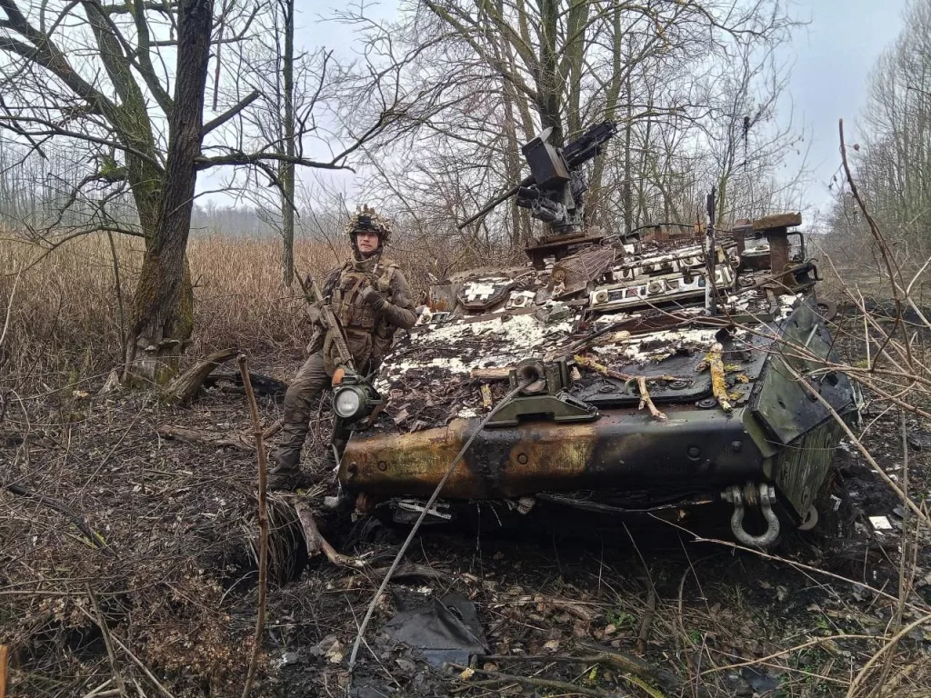 Остов очередного уничтоженного БТР M1126 Stryker ВСУ в Курском приграничье