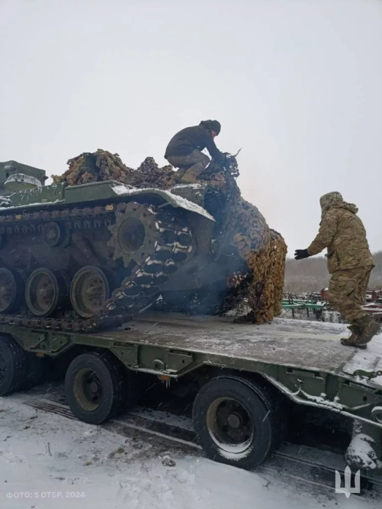 Первые фотографии американского танкового мостоукладчика M60 AVLB, переданного 5-й ОТБр ВСУ, появились еще зимой 2024