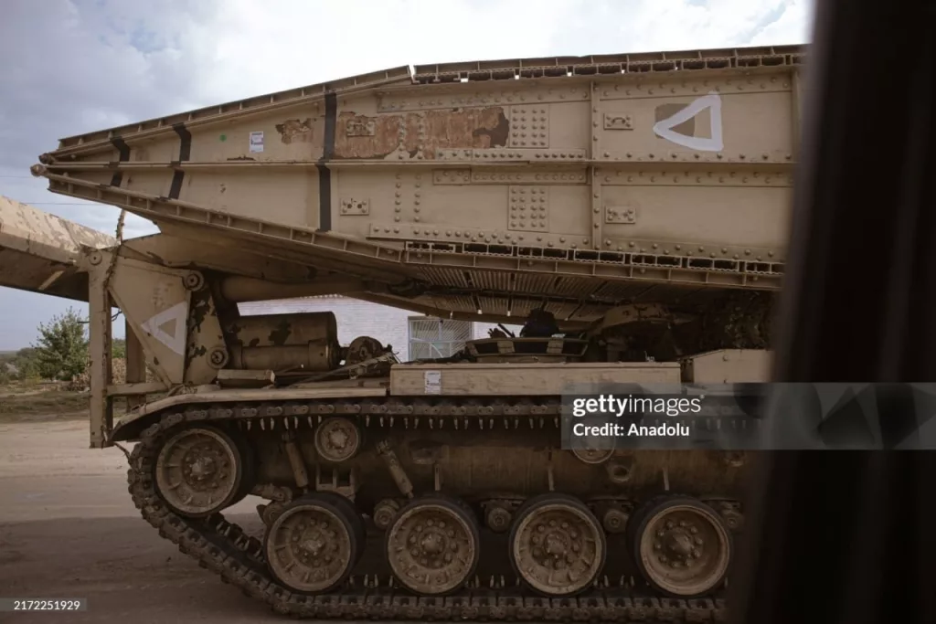 Первые фотографии американского танкового мостоукладчика M60 AVLB, переданного 5-й ОТБр ВСУ, появились еще зимой 2024