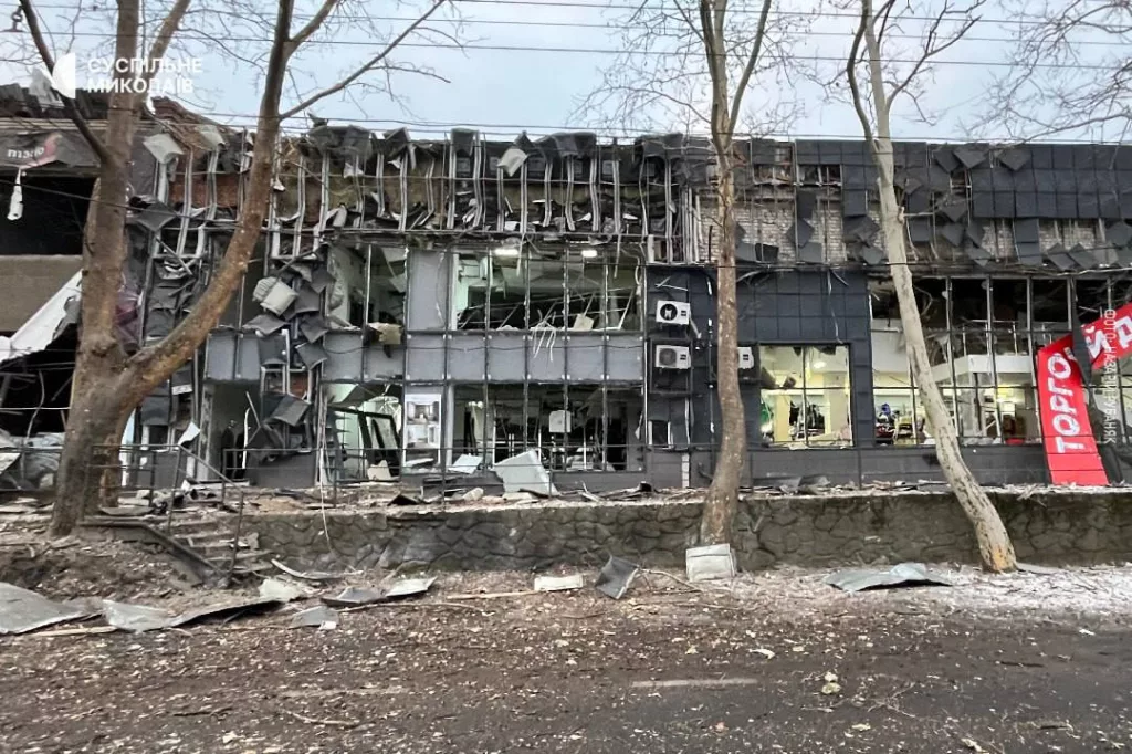 Погода ограничила возможности работы дронов и авиации. Тем не менее прошедшей ночью ВС РФ поразили цели в 5 областях Украины