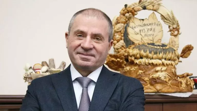 Задержан заместитель губернатора — министр сельского хозяйства Ростовской области Константин Рачаловский. Сейчас он находится на допросе