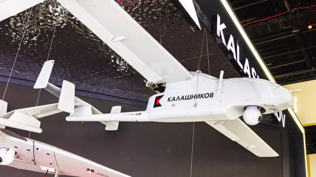Дроны-камикадзе «КУБ-2Э» и «КУБ-10Э», представленные Концерном «Калашников» на выставке IDEX 2025 в ОАЭ