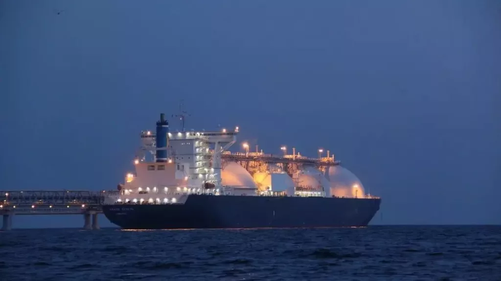 Газпром отправил партию СПГ в Китай с подсанкционного проекта «СПГ Портовая»