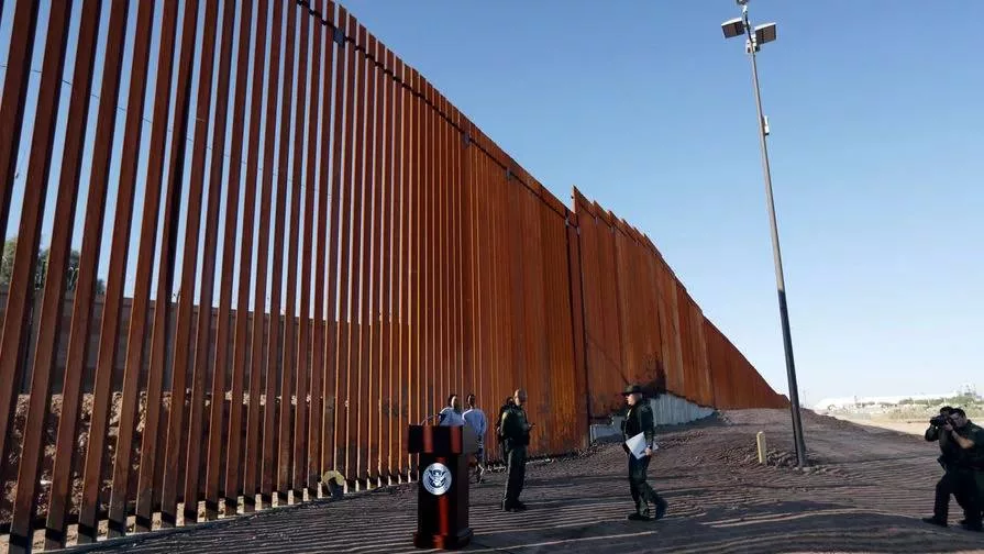 Беженцам из Украины и Латинской Америки запретили въезд в США