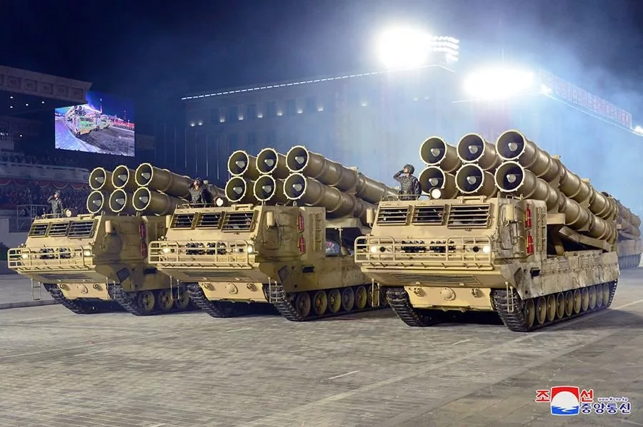 Новый этап поставок вооружения из КНДР в Россию ожидается якобы до конца марта 2025 года, утверждают Южнокорейские СМИ